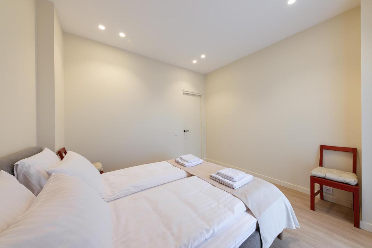 Мм Group Apartment Oezjhorod Buitenkant foto