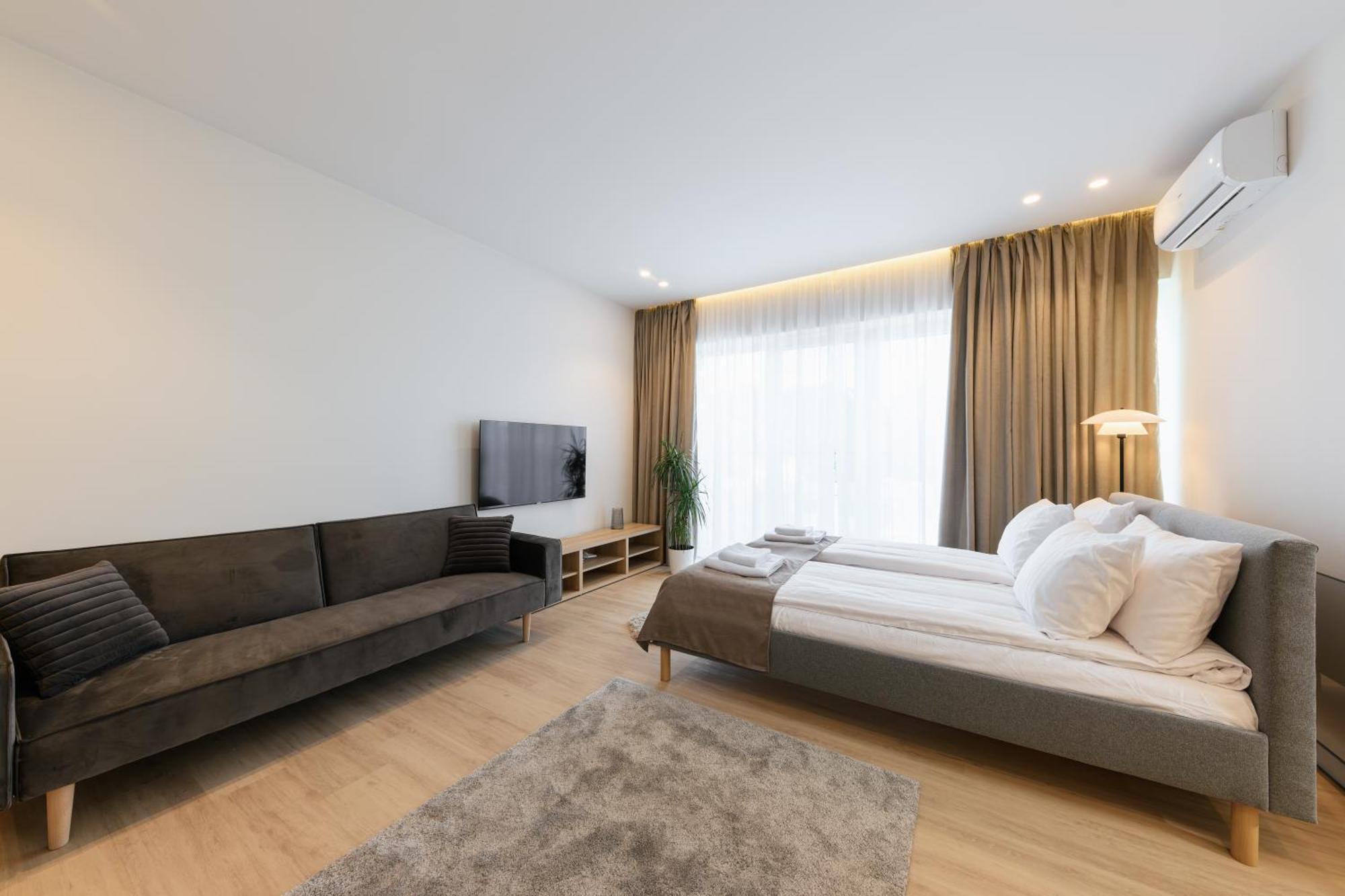 Мм Group Apartment Oezjhorod Buitenkant foto