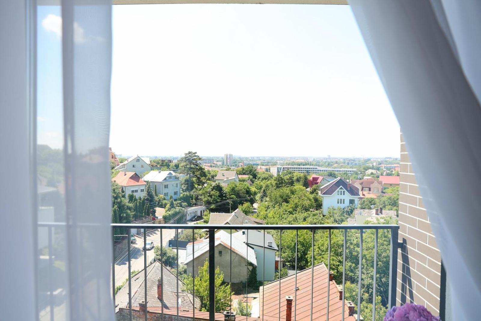 Мм Group Apartment Oezjhorod Buitenkant foto
